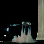 米テスラが「宙を舞うクルマ」を実演　空中旋回して着地、スペースＸと共同開発　2028年生産開始　最高時速は370キロ超