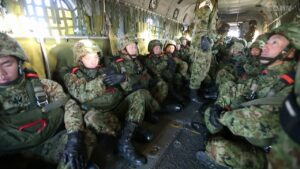陸上自衛隊「第1空挺団」降下訓練